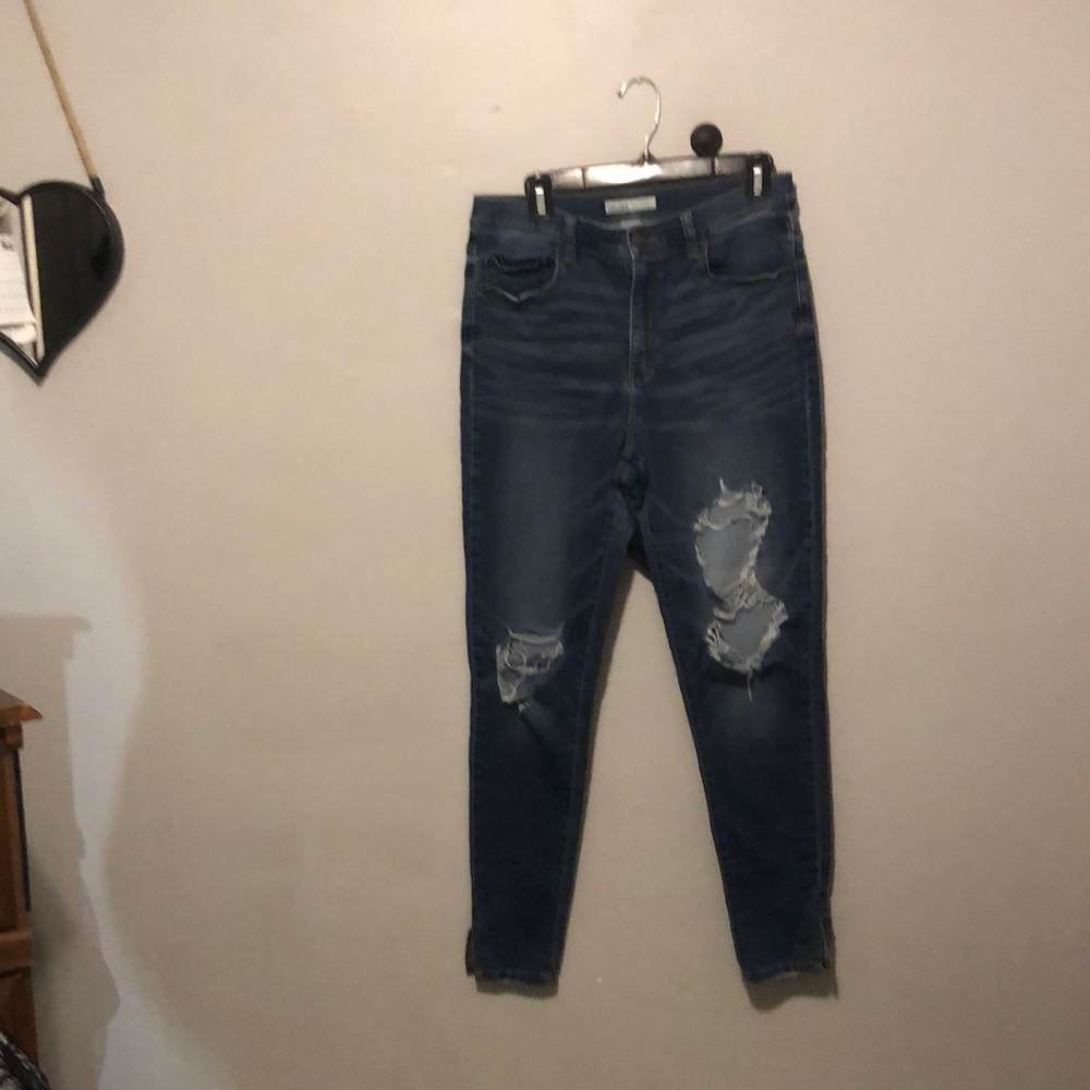 Woman’s mudd size 13 high rise jeggings distressed